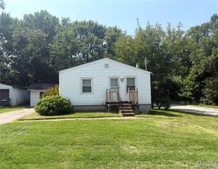 60 Connolly Drive, Calverton Park, MO 63135
