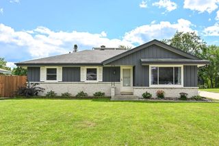 3713 W Bridge STREET, Greenfield, WI 53221