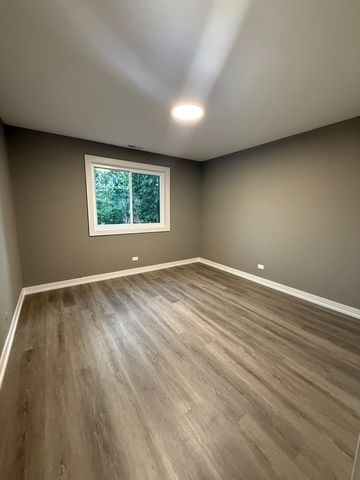 1322 E Ports O Call Drive 1W, Palatine, IL 60074