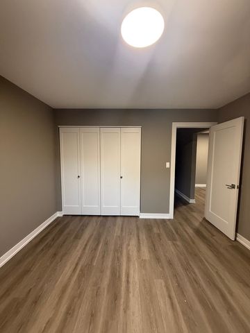 1322 E Ports O Call Drive 1W, Palatine, IL 60074