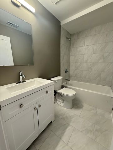 1322 E Ports O Call Drive 1W, Palatine, IL 60074