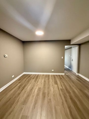 1322 E Ports O Call Drive 1W, Palatine, IL 60074