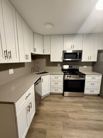 1322 E Ports O Call Drive 1W, Palatine, IL 60074