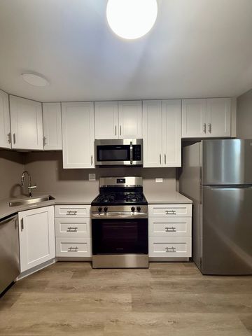 1322 E Ports O Call Drive 1W, Palatine, IL 60074