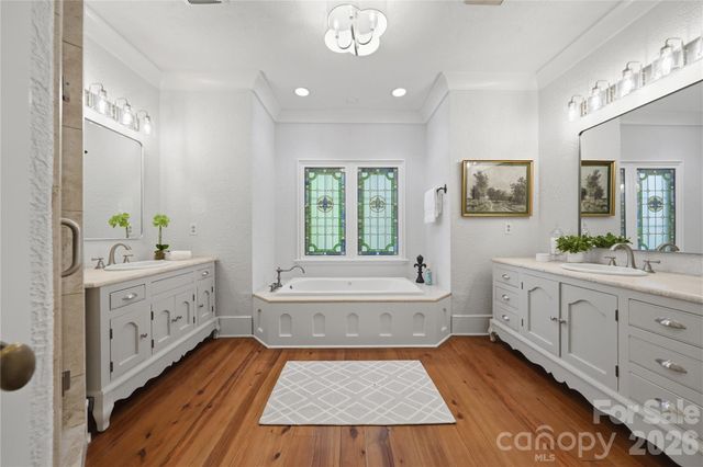 2418 La Maison Drive, Charlotte, NC 28226