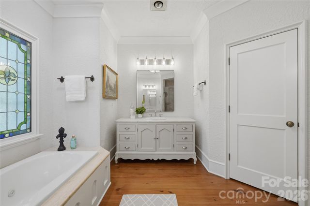 2418 La Maison Drive, Charlotte, NC 28226