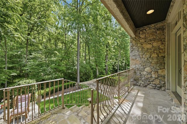 2418 La Maison Drive, Charlotte, NC 28226