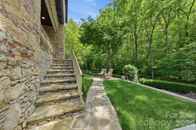 2418 La Maison Drive, Charlotte, NC 28226