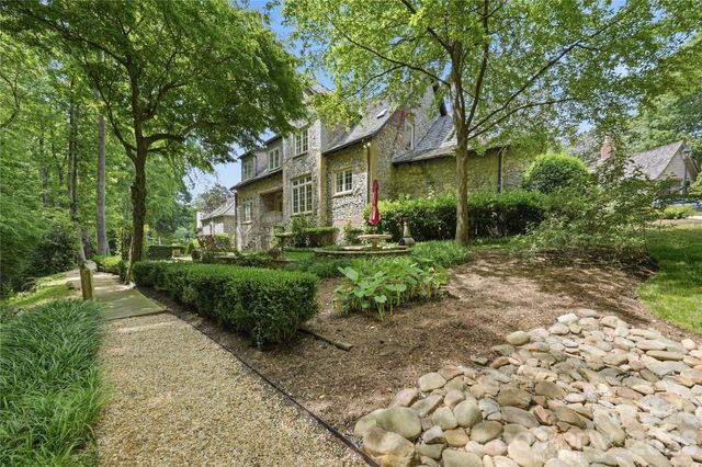 2418 La Maison Drive, Charlotte, NC 28226