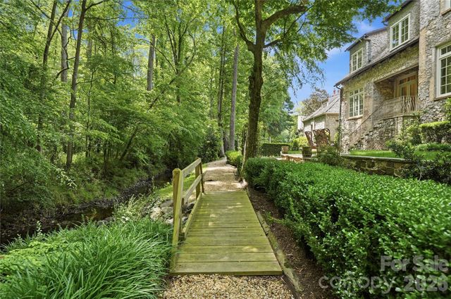 2418 La Maison Drive, Charlotte, NC 28226