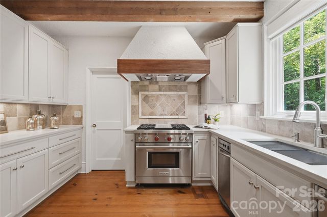 2418 La Maison Drive, Charlotte, NC 28226