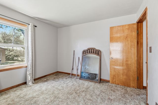 1716 10th Avenue, East Moline, IL 61244