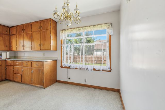 1716 10th Avenue, East Moline, IL 61244