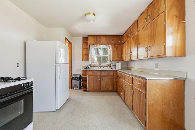 1716 10th Avenue, East Moline, IL 61244