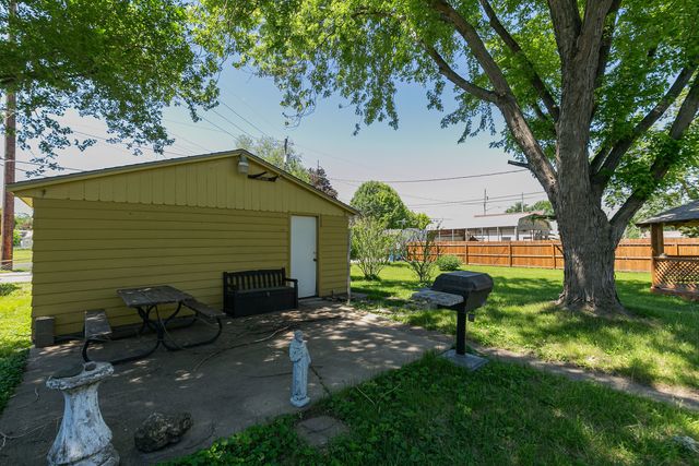 1716 10th Avenue, East Moline, IL 61244