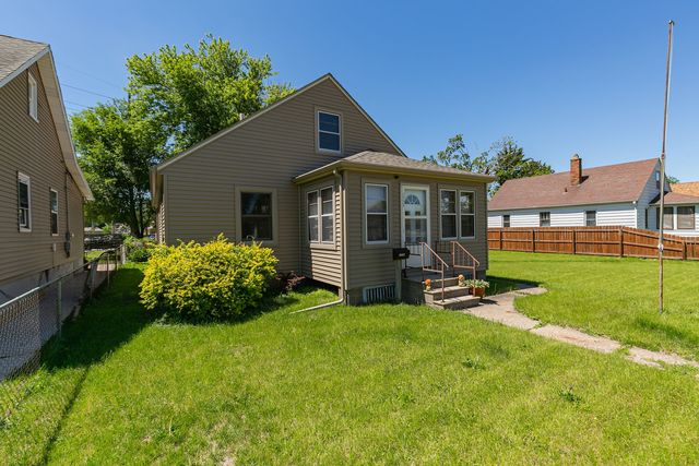 1716 10th Avenue, East Moline, IL 61244