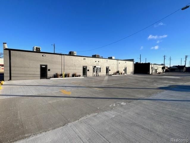 13665 Northline Road, Southgate, MI 48195