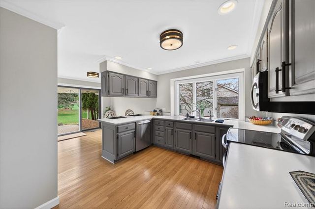 6595 Deer Ridge Drive, Clarkston, MI 48348
