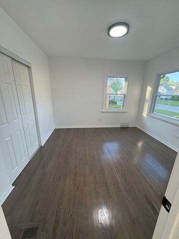 1914 S 21st Avenue, Maywood, IL 60153