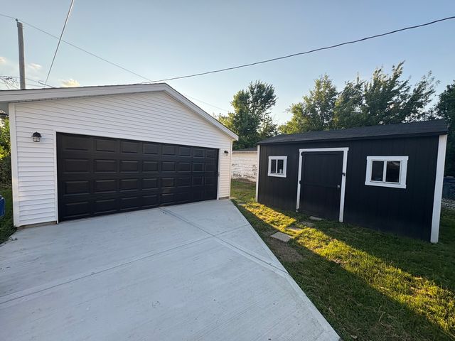 1914 S 21st Avenue, Maywood, IL 60153