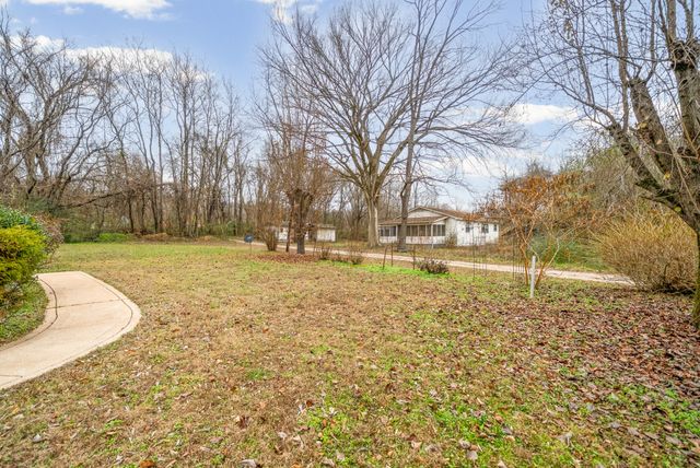 31 White Oak Road, Stewart, TN 37175