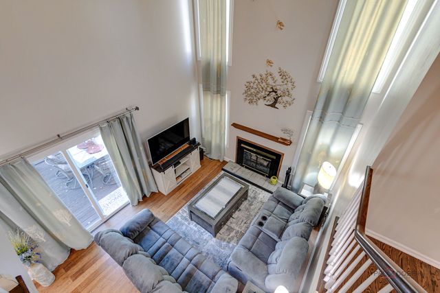 18 Bedford Road, Mundelein, IL 60060