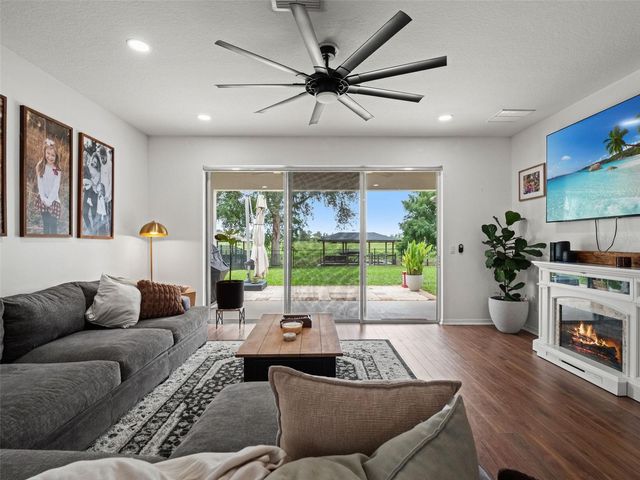 720 BAREFOOT BAY LOOP, Groveland, FL 34736
