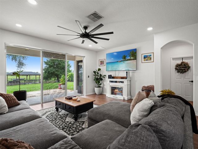 720 BAREFOOT BAY LOOP, Groveland, FL 34736