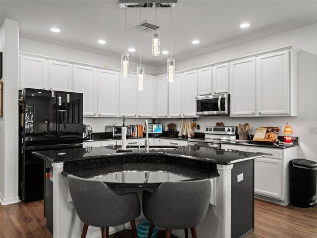 720 BAREFOOT BAY LOOP, Groveland, FL 34736
