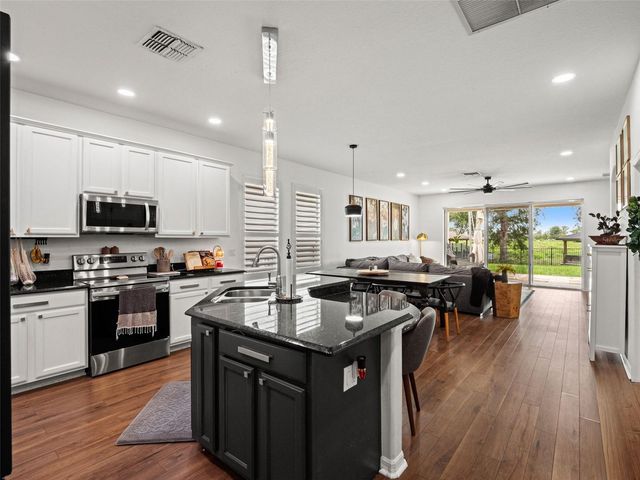720 BAREFOOT BAY LOOP, Groveland, FL 34736