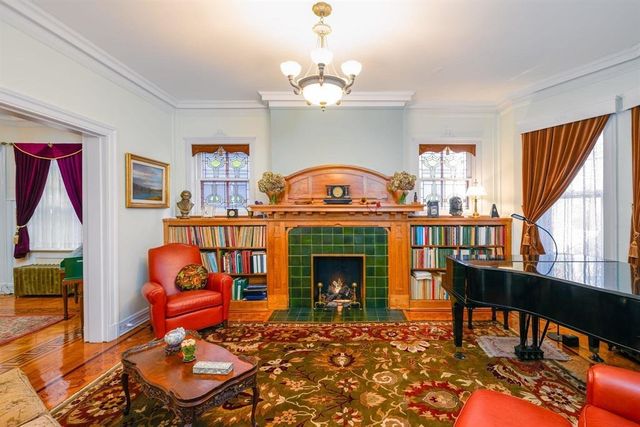 895 SUMMIT AVE, Jc, Heights, NJ 07307