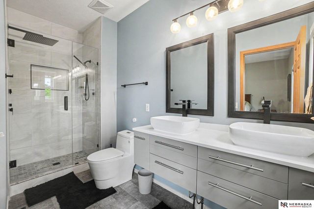 17908 Karen Circle, Omaha, NE 68135