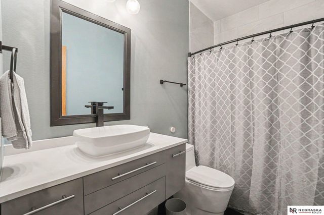 17908 Karen Circle, Omaha, NE 68135
