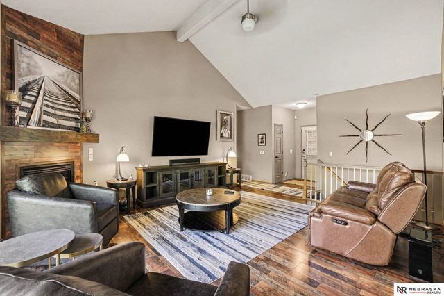 17908 Karen Circle, Omaha, NE 68135