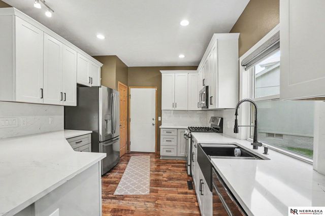 17908 Karen Circle, Omaha, NE 68135
