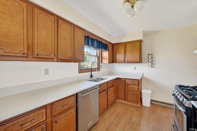 612 W 14th Street, Mishawaka, IN 46544