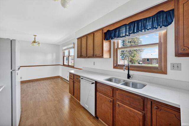 612 W 14th Street, Mishawaka, IN 46544