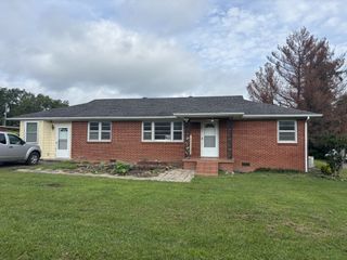 902 McArthur St, Manchester, TN 37355