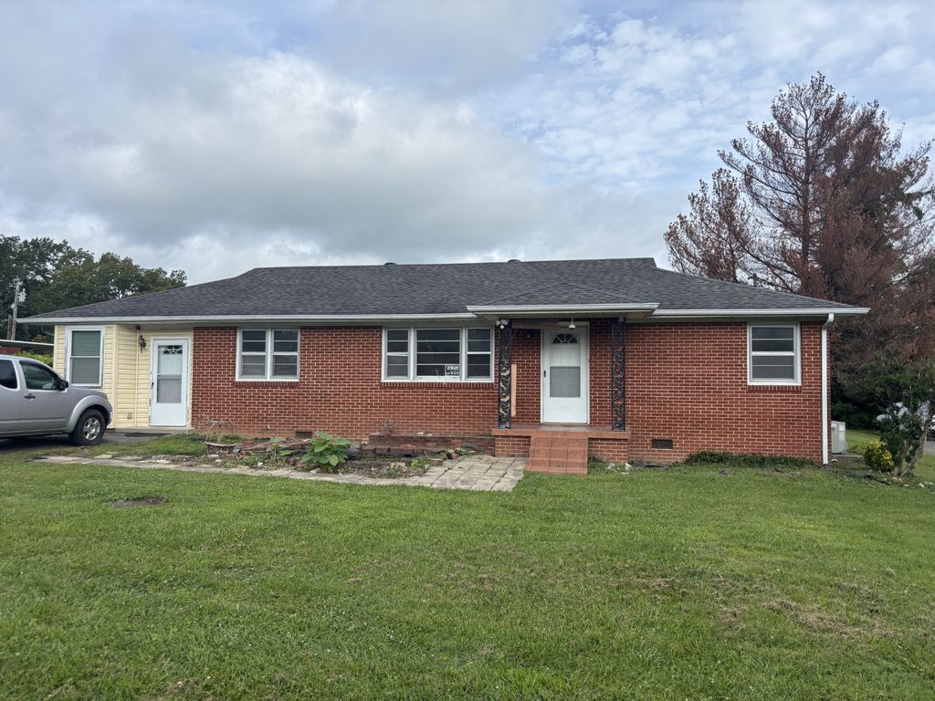 902 McArthur St, Manchester, TN 37355