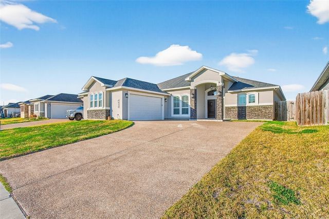 7918 Iron Man Dr, Corpus Christi, TX 78414