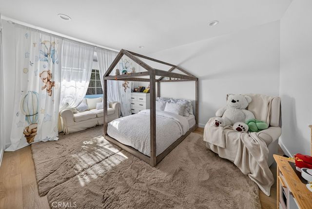 9242 Whitaker, Northridge, CA 91343