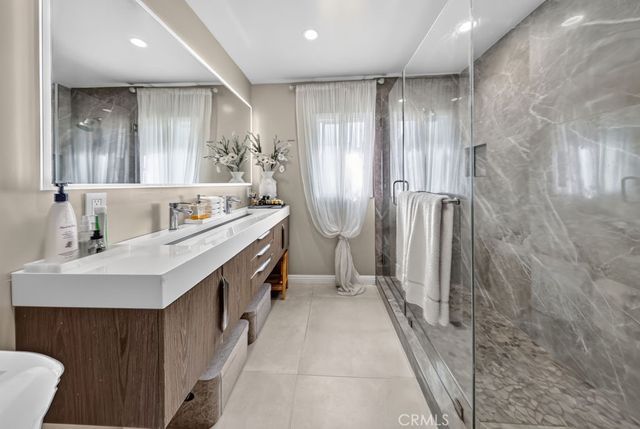 9242 Whitaker, Northridge, CA 91343