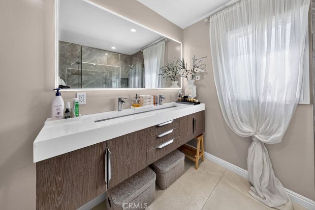 9242 Whitaker, Northridge, CA 91343