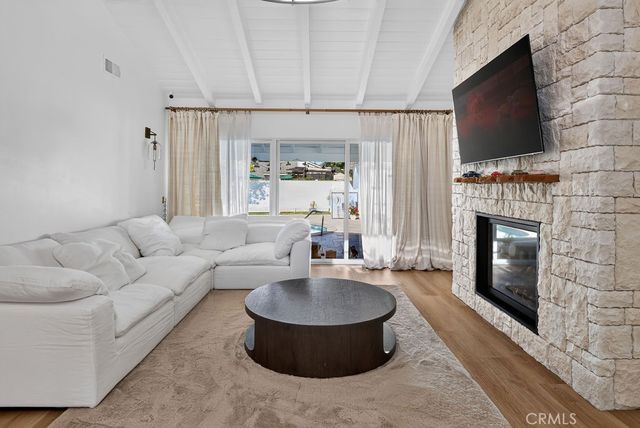 9242 Whitaker, Northridge, CA 91343