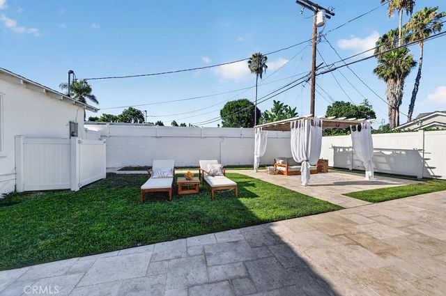 9242 Whitaker, Northridge, CA 91343