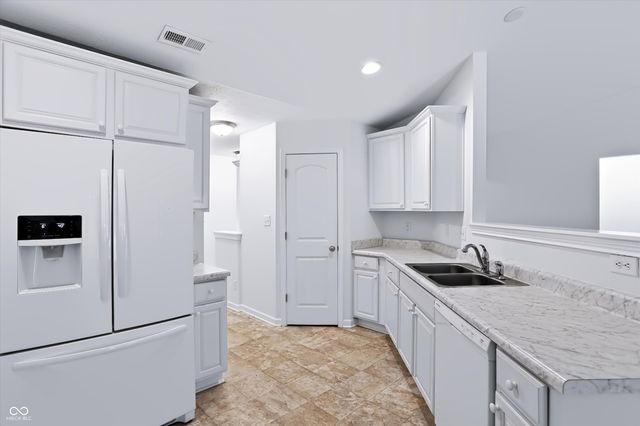 11744 Whisperwood Way, Fishers, IN 46037