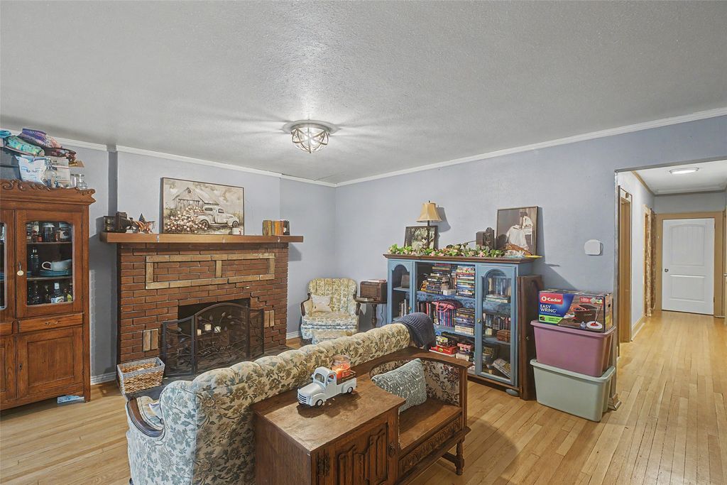 916 3rd Avenue S, Great Falls, MT 59405 photo 2