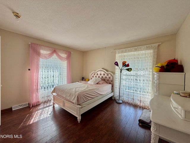 4447 Sulgrave Drive, Toledo, OH 43623