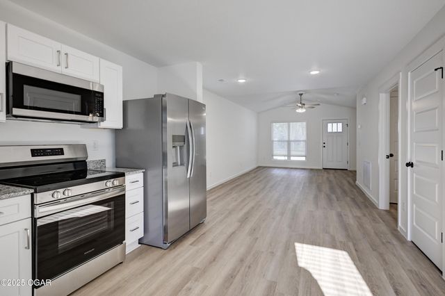 2632 E 4th Street, Joplin, MO 64801