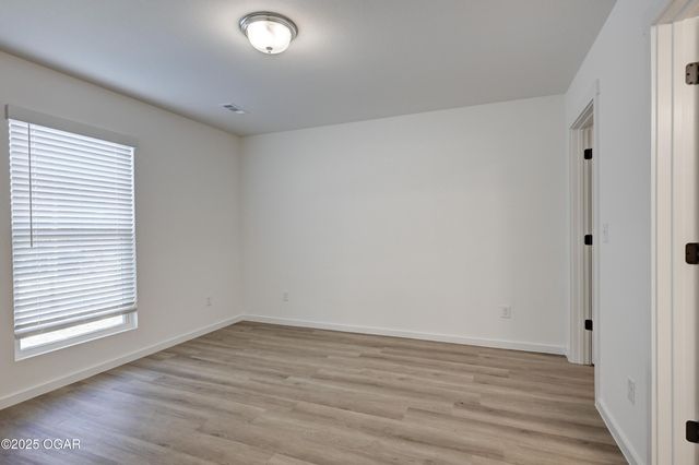 2632 E 4th Street, Joplin, MO 64801